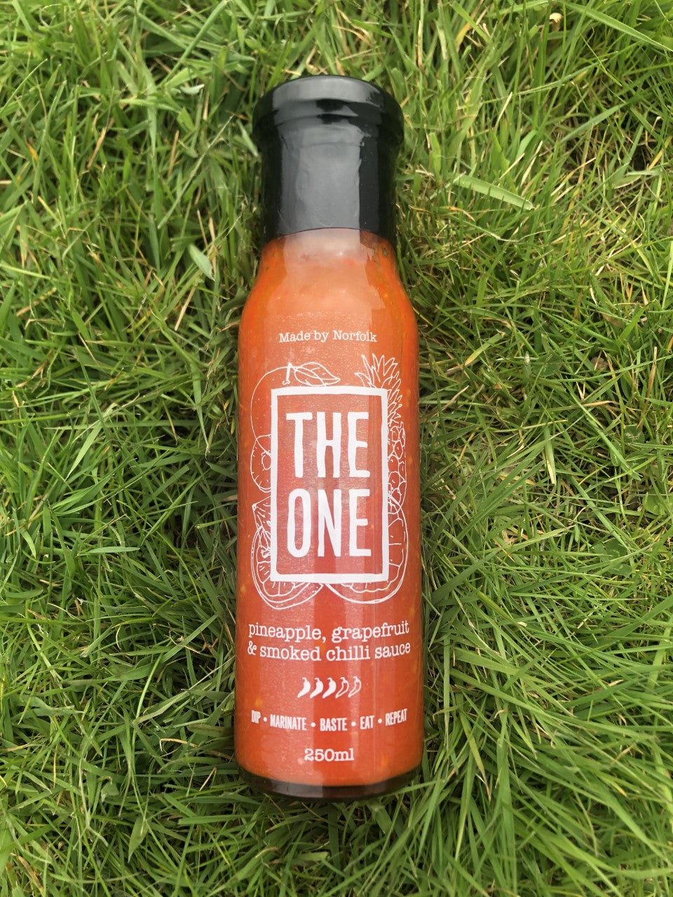 Pineapple, grapefruit and smoked chilli table sauce 250ml glass Lilt with heat!